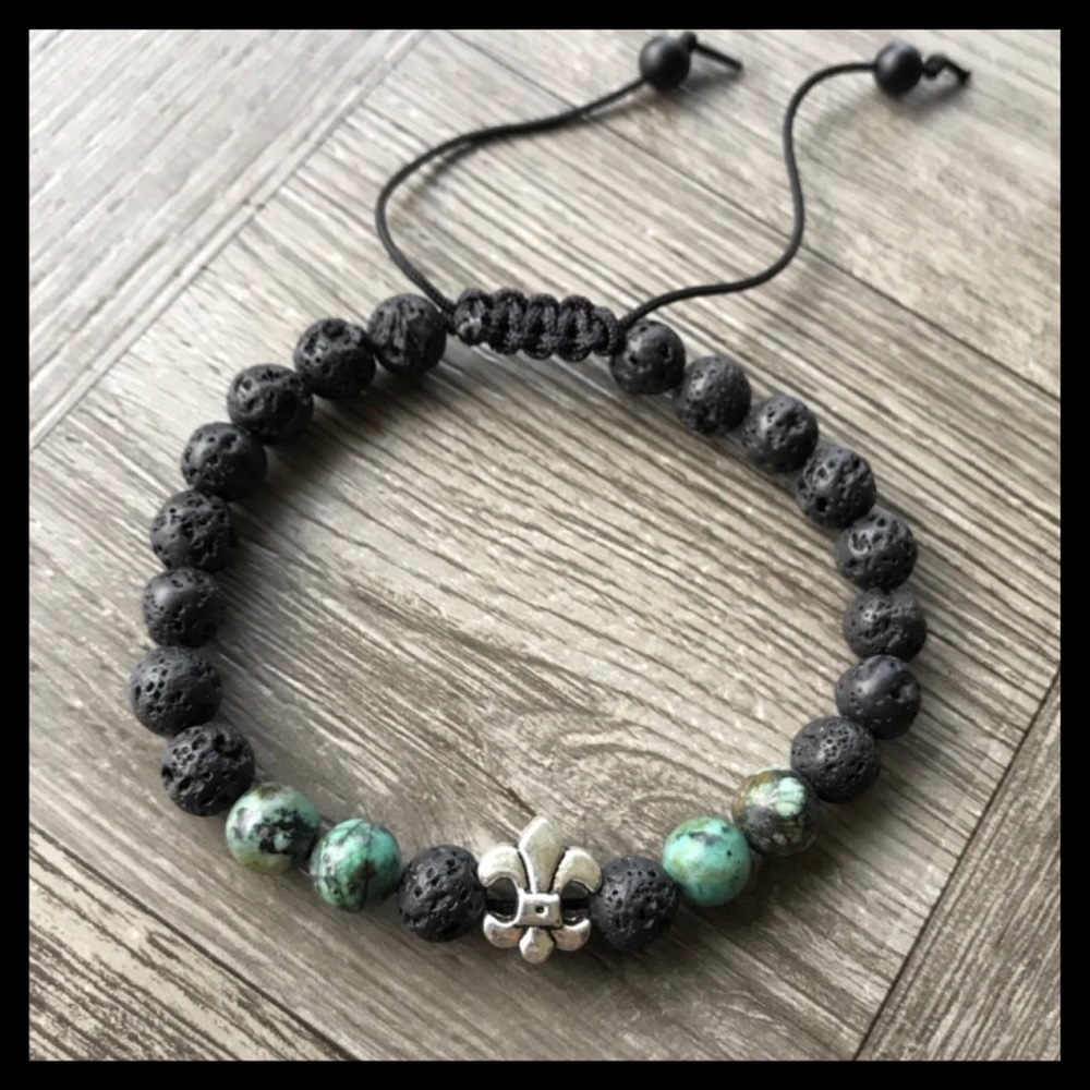 Men or women bead bracelet fleur de lis